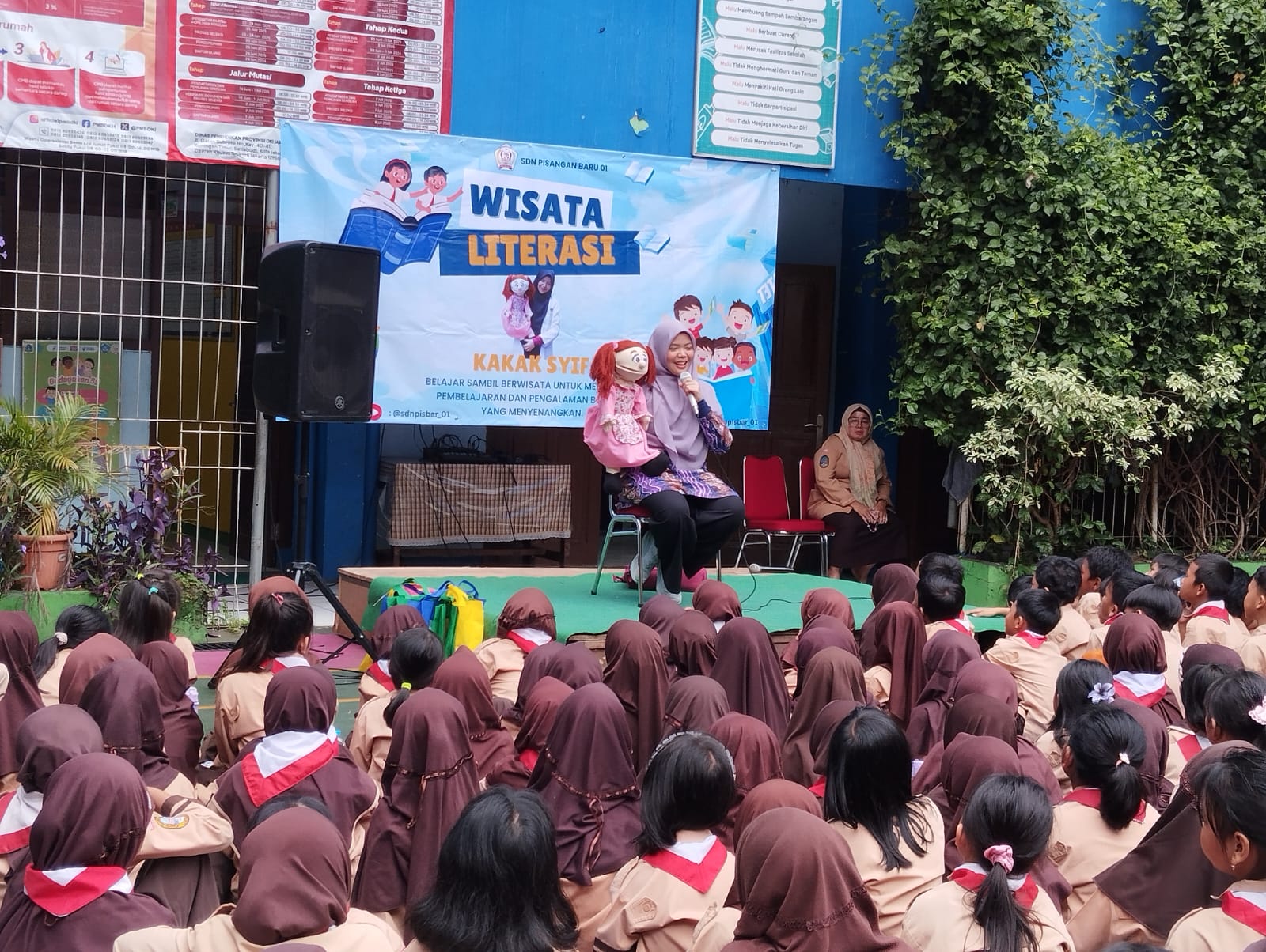 Wisata LiterAsyik Ke SDN Pisangan Baru 01